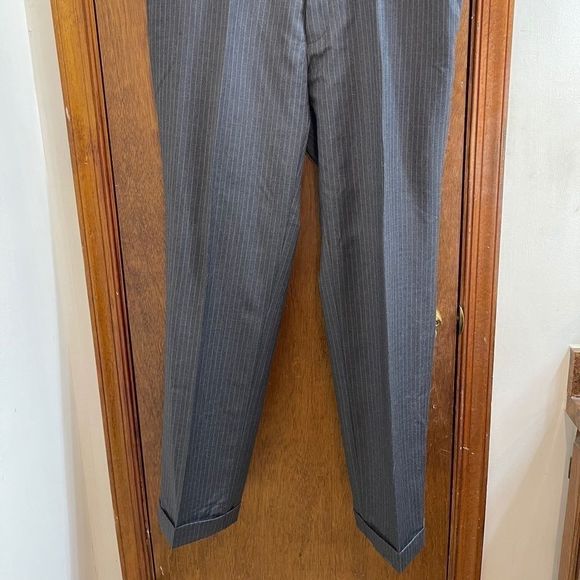 Arnold Brant Grey Pinstripe Suit Jacket and Pants Size 44R - Picture 16 of 16